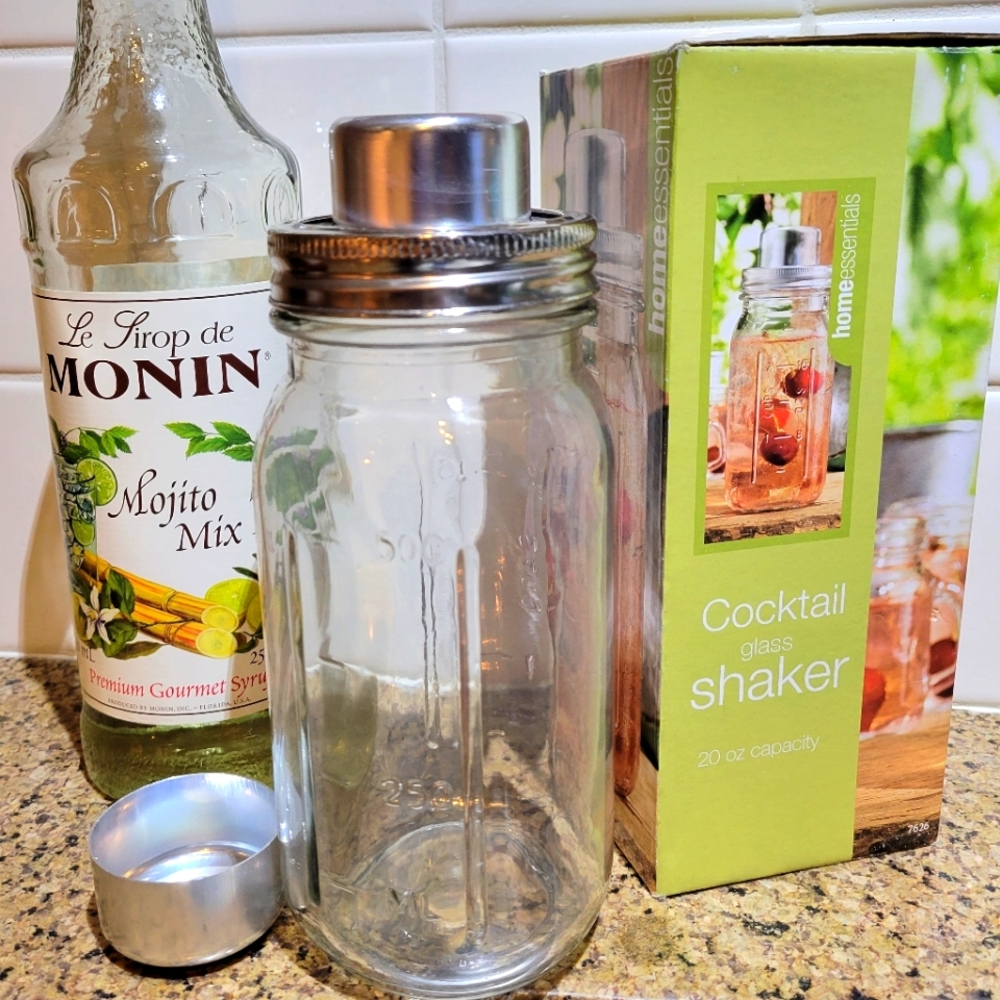 Glass cocktail shaker